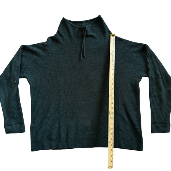 Pendleton Women’s Forest Green 100% Cashmere Knit Sweater with Cowl Neck - Picture 5 of 10